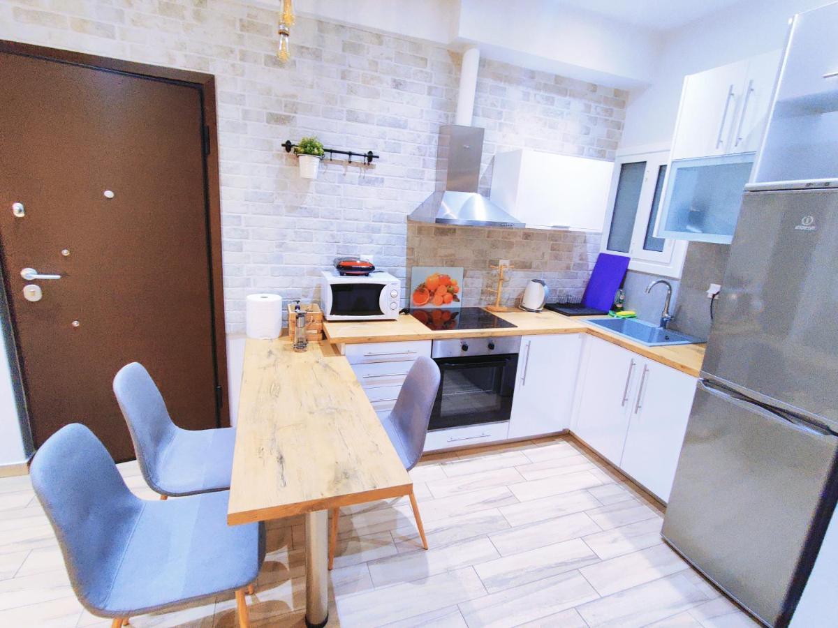 Wsd Luxury Stylish 2Bedroom Apartment With Blacony 1' To Metro Athena Bagian luar foto