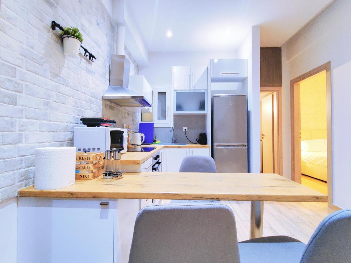 Wsd Luxury Stylish 2Bedroom Apartment With Blacony 1' To Metro Athena Bagian luar foto