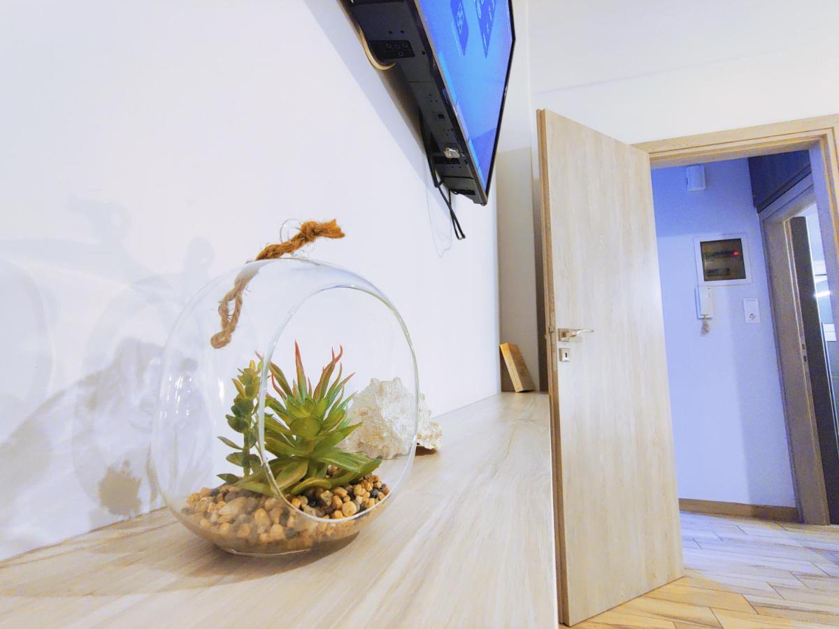Wsd Luxury Stylish 2Bedroom Apartment With Blacony 1' To Metro Athena Bagian luar foto